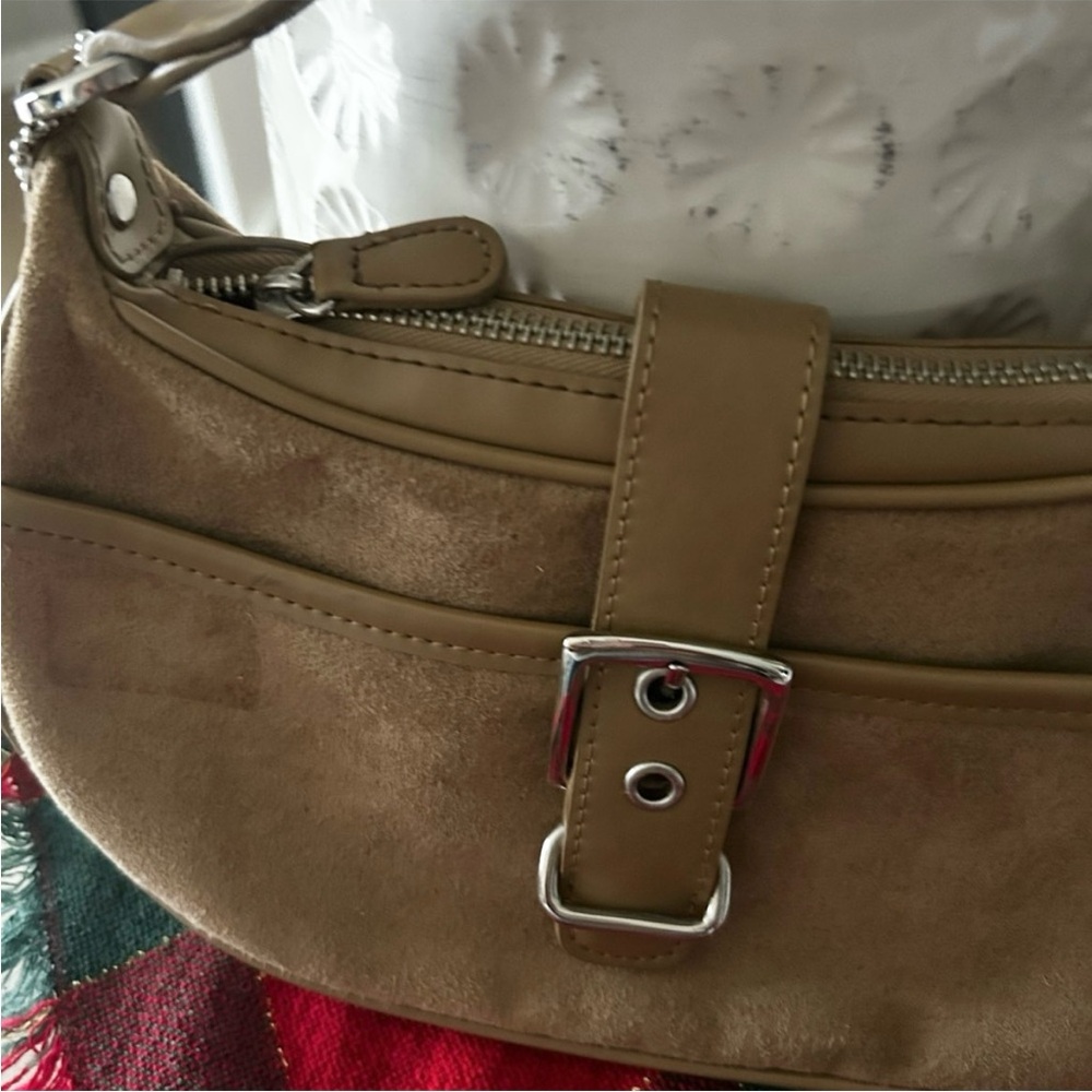 Y2K Aeropostale Tan Shoulder Bag Silver Accents Pink Heart Keychain Detail - Picture 6 of 6